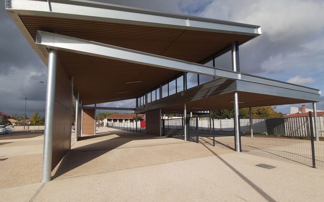 Auvent – Groupe Scolaire Pierre Marbouty