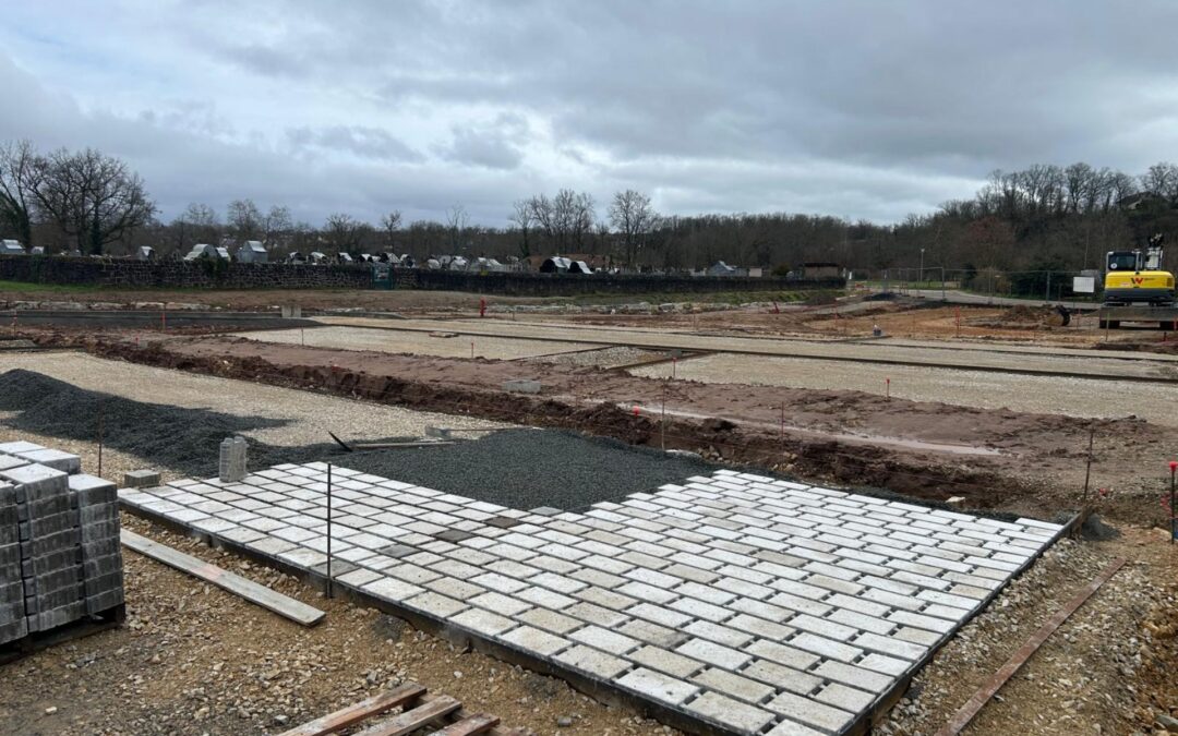 Parking – Saint-Pantaléon-de-Larche (19)